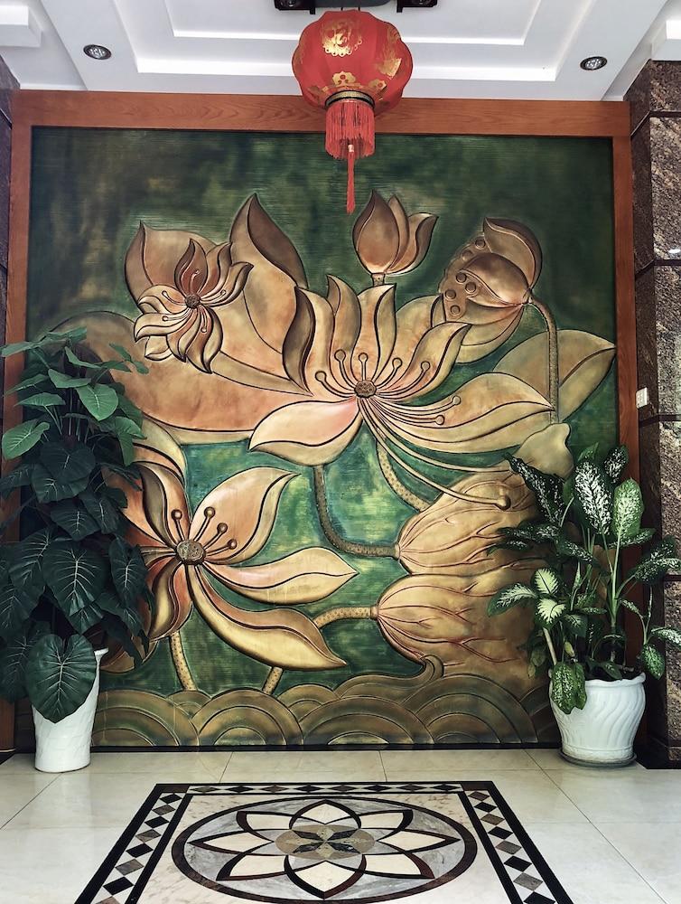 New Lotus Hotel 3*
